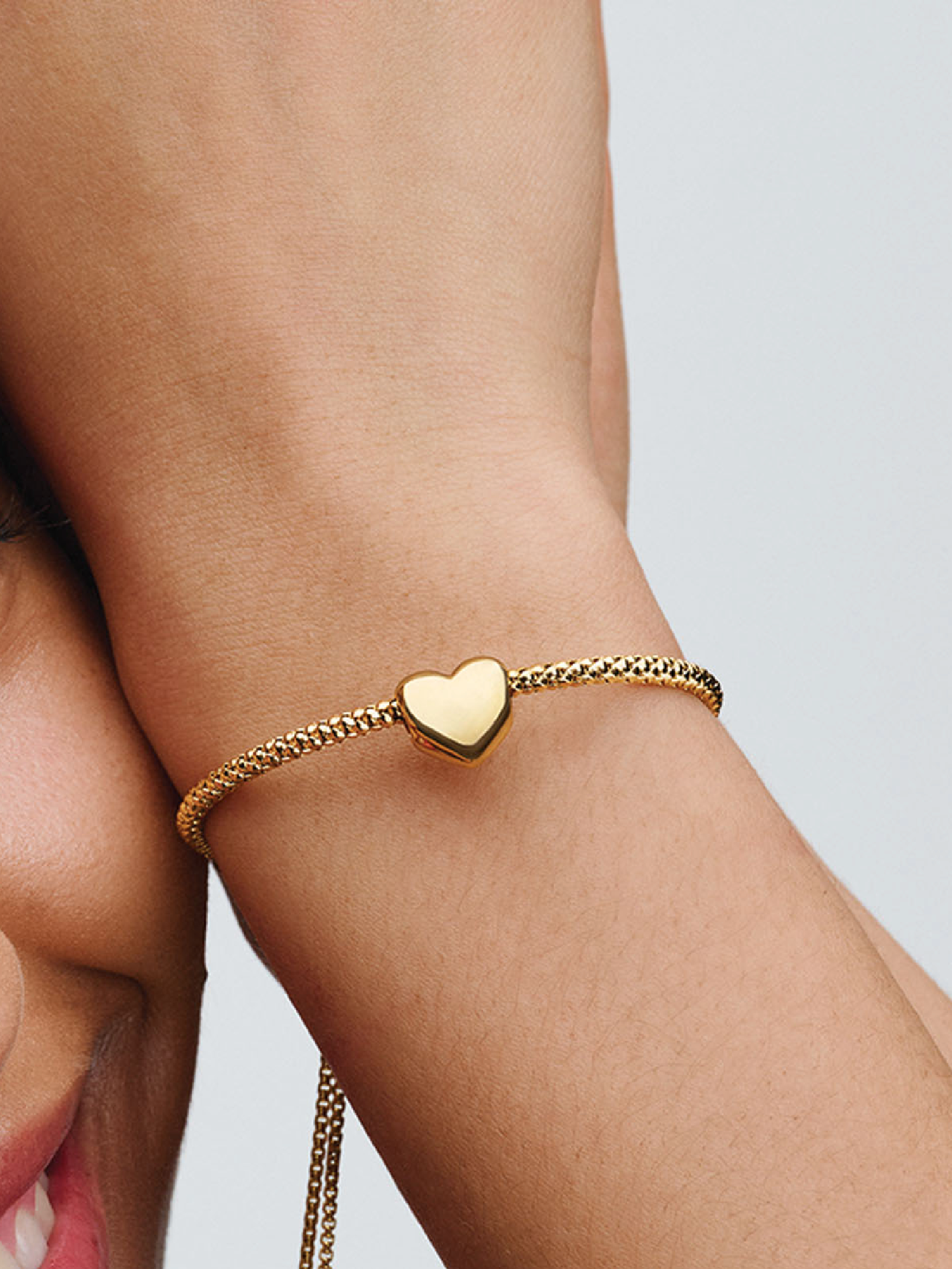 Женский шарм Pandora Be Love Engravable Heart Charm, Gold plated, цвет: Золотой с покрытием — фото 3