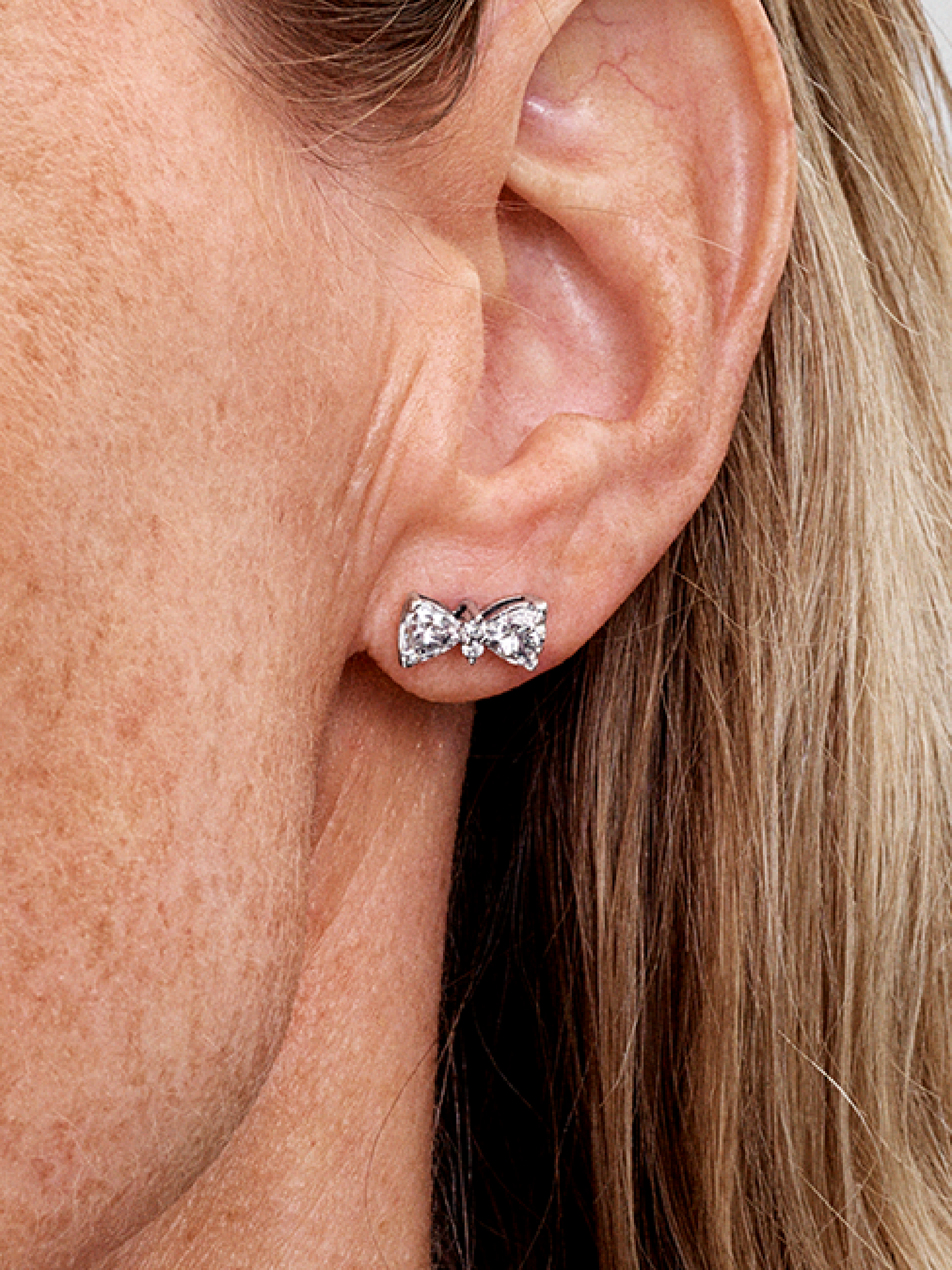 Женские серьги Pandora Sparkling Bow, цвет: Серебро — фото 3