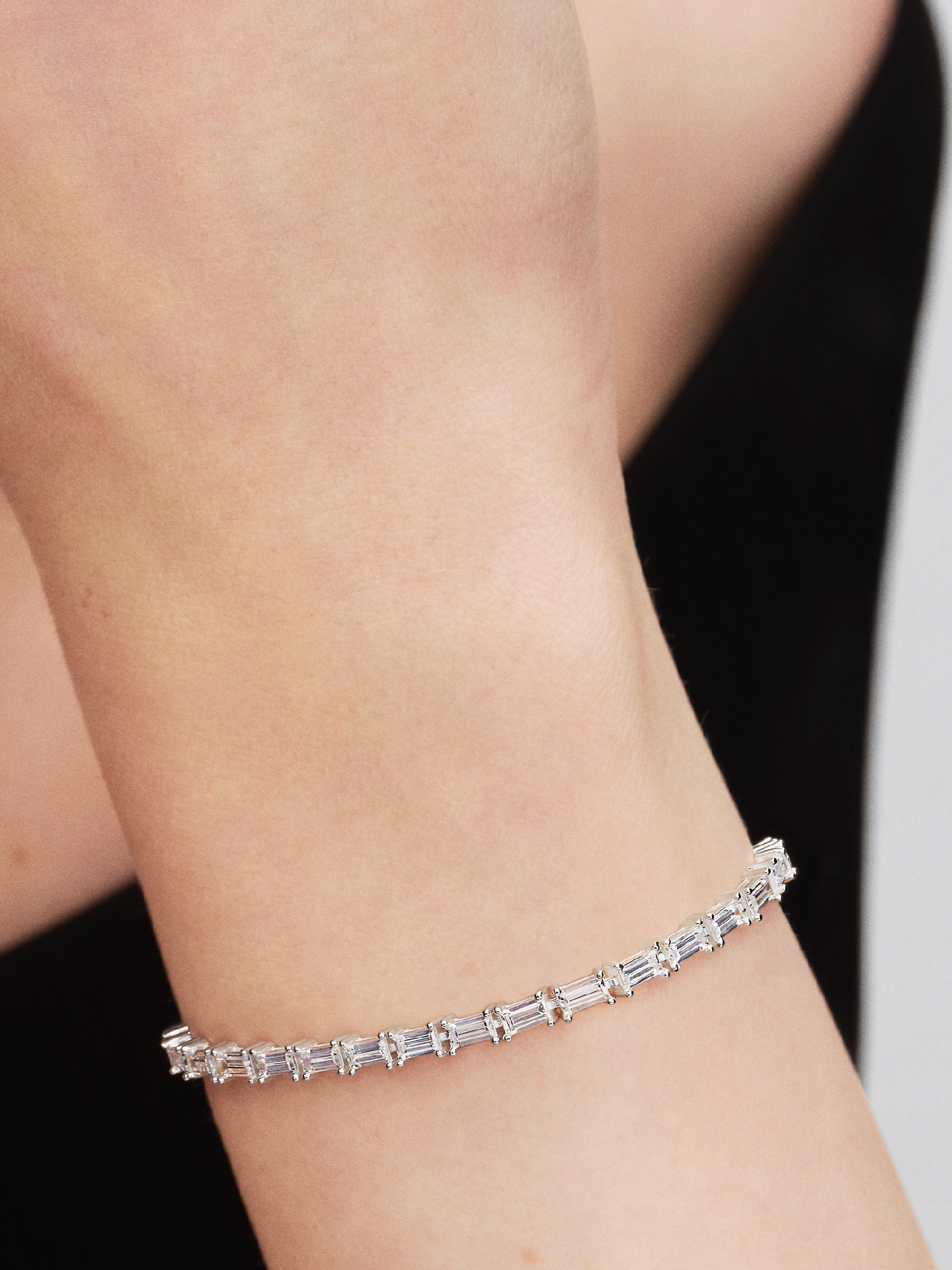 Женский браслет Pandora Sparkling Baguette Tennis, Sterling silver, цвет: Серебро — фото 3