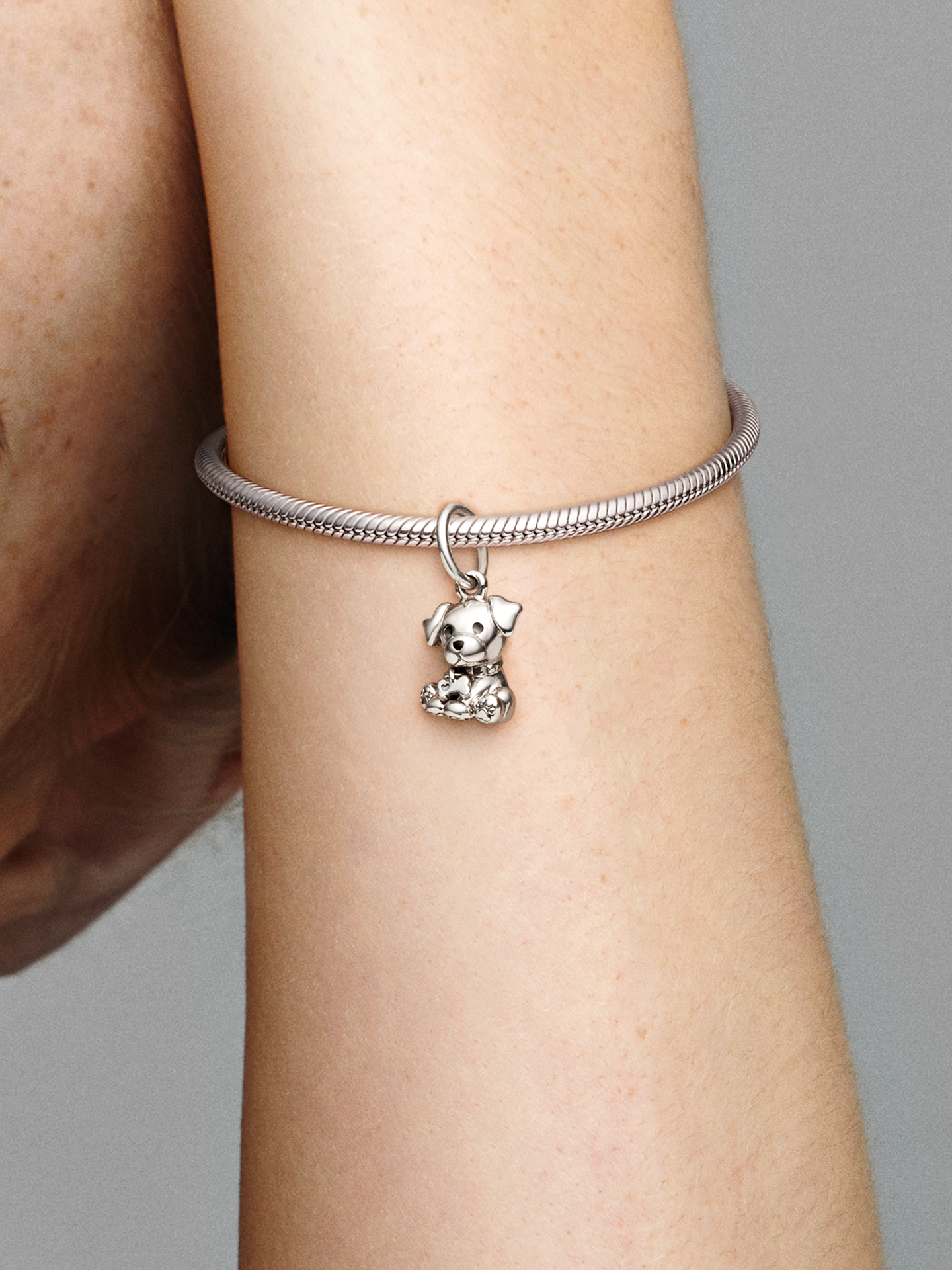 Женский шарм Pandora Labrador Puppy Dog Dangle Charm, Sterling silver, цвет: Серебро — фото 3