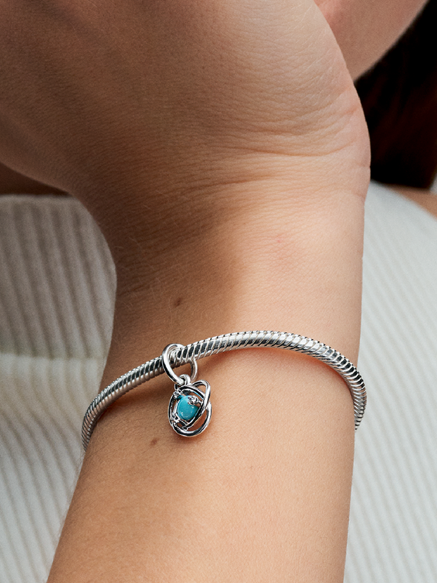 Шарм Pandora Turquoise Blue Eternity Circle Dangle Charm, цвет: Серебро — фото 3