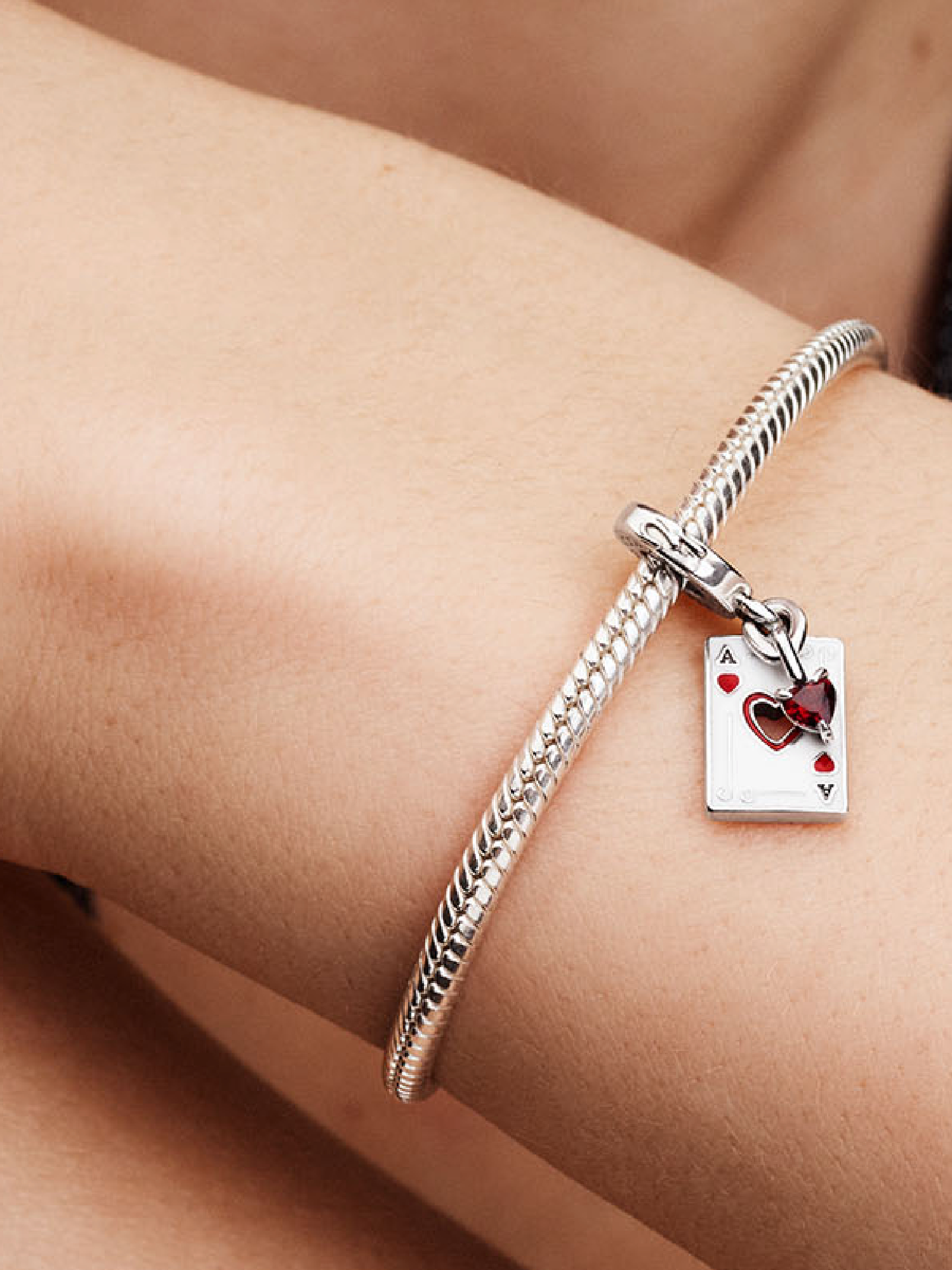 Женский шарм Pandora Disney Villains Queen of Hearts Double Dangle Charm, цвет: Серебро — фото 3