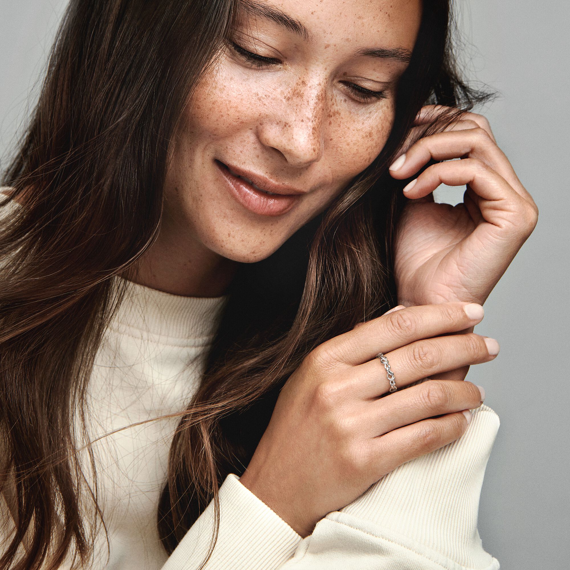 Knotted Hearts Band Ring | Romantic 