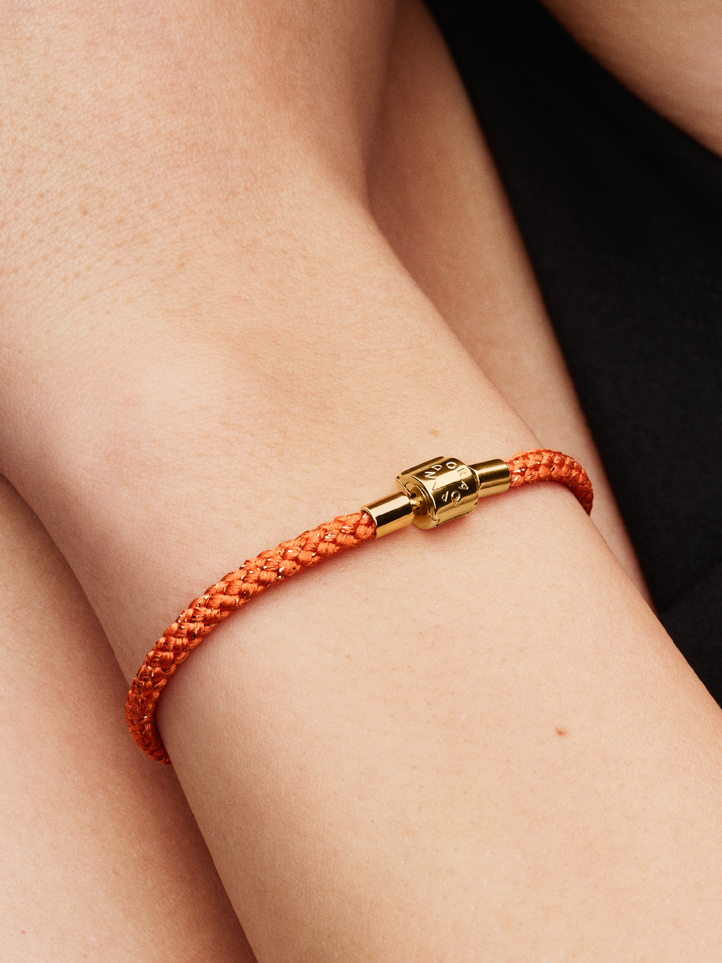 Женский браслет Pandora Shimmering Orange Cord, цвет: Позолоченный — фото 3