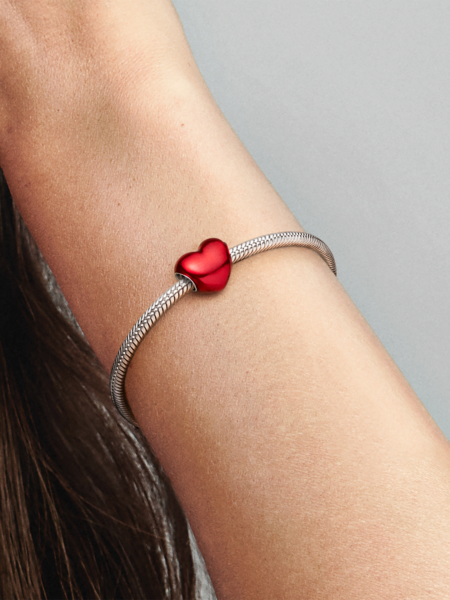 Женский шарм Pandora Metallic Red Heart Charm, цвет: Серебро — фото 3