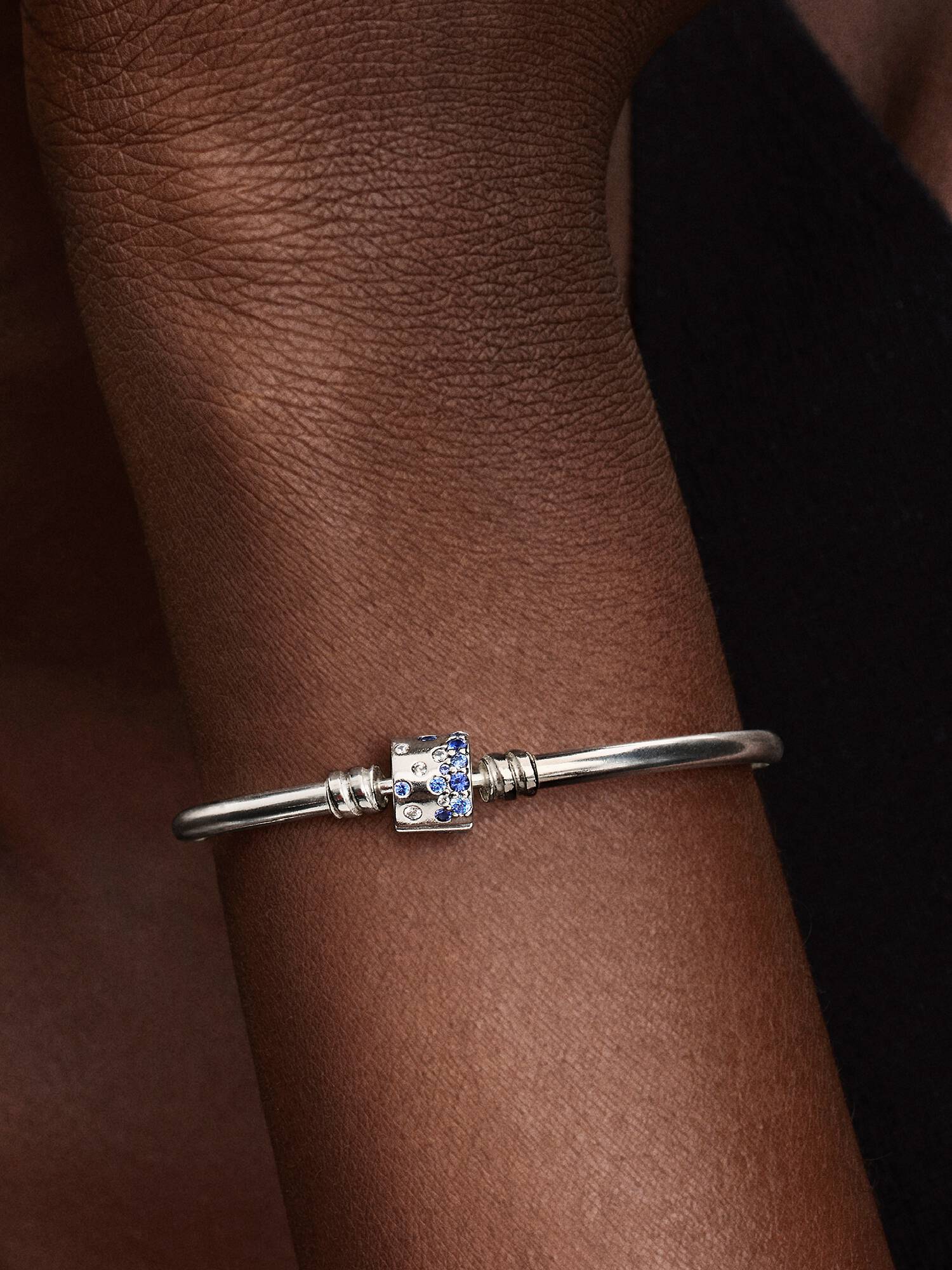 FINAL SALE - Sparkling Barrel Clasp Bangle