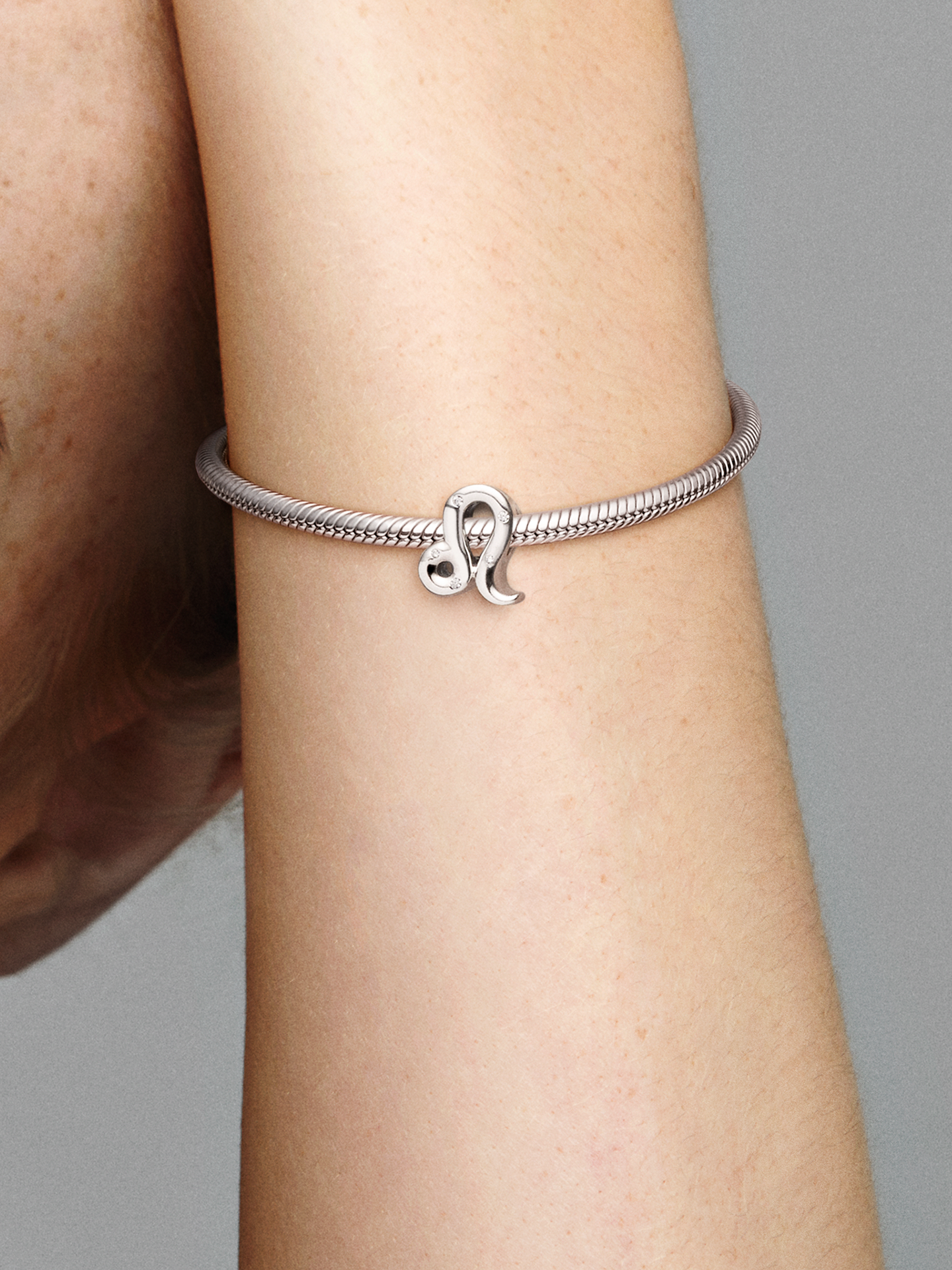 Женский шарм Pandora Sparkling Leo Zodiac Charm, цвет: Серебро — фото 3