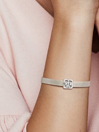 FINAL SALE - Openwork Gift Box Clip Charm