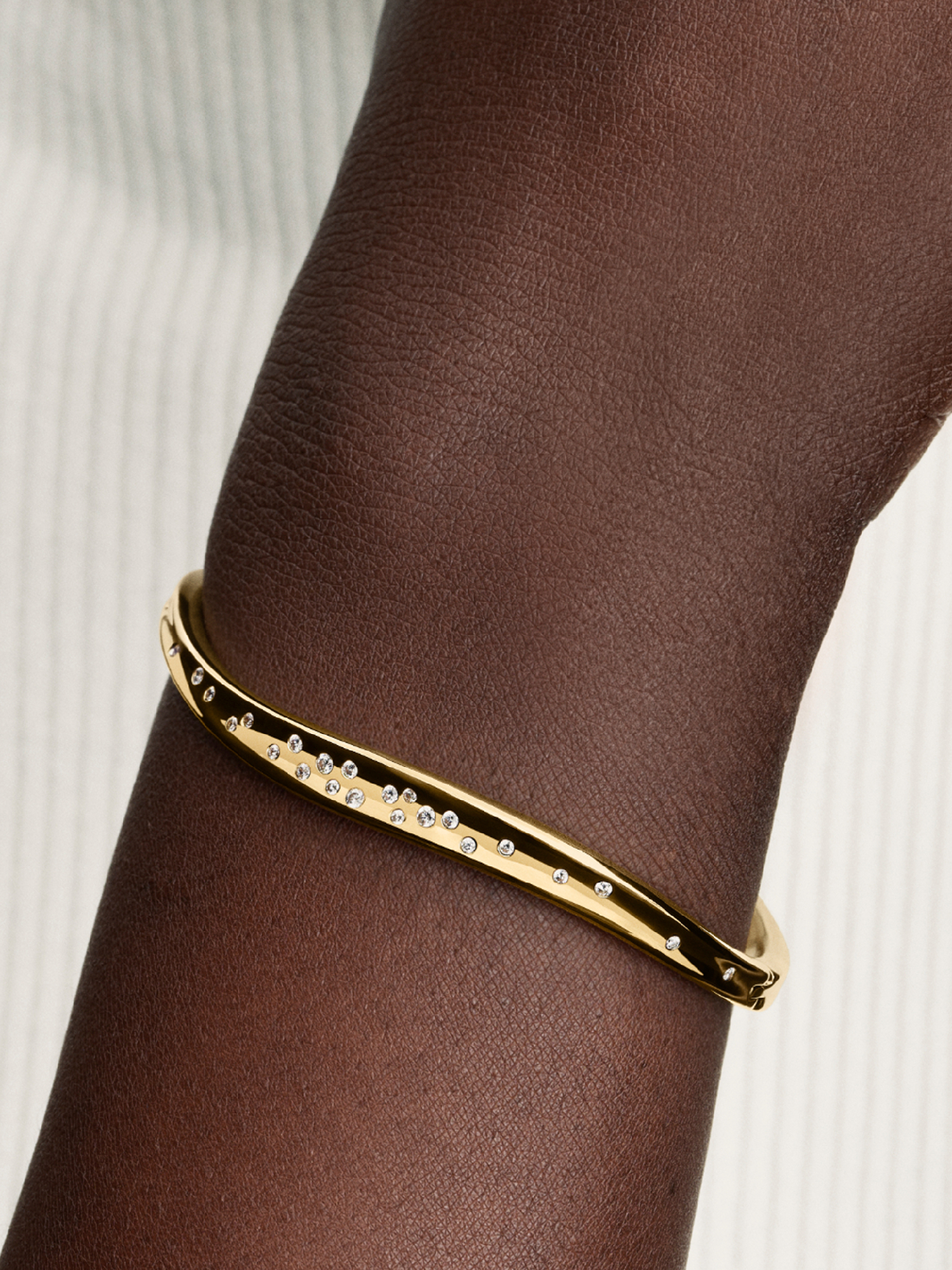 Organically Shaped Stone-Set Bangle | Gold plated | Pandora US
