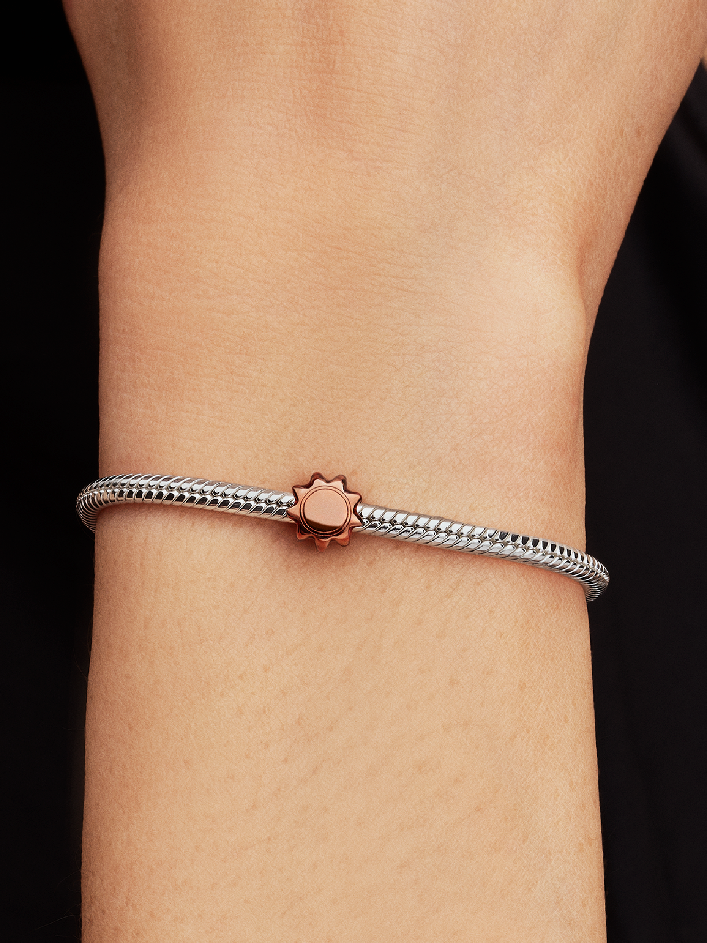 Женский шарм Pandora Orange Sun Mini Charm, цвет: Серебро — фото 3