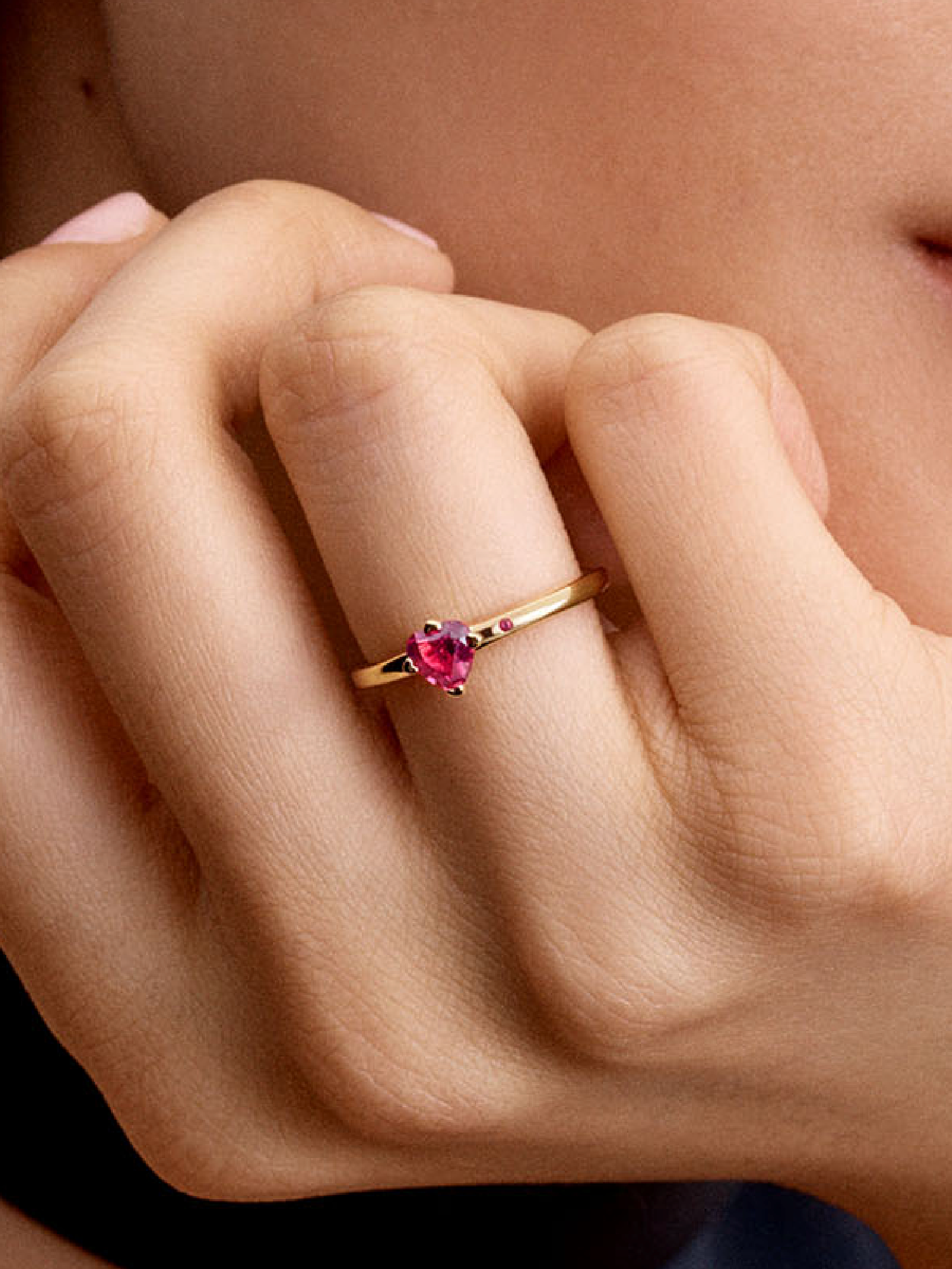 Женское кольцо Pandora Sparkling Red Heart, Gold plated, цвет: Позолоченный — фото 3